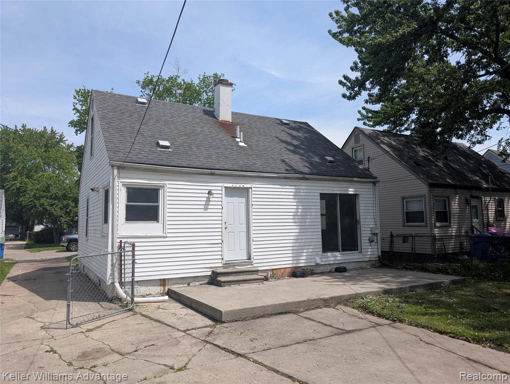 13076 Sherman Avenue Property Photo 8
