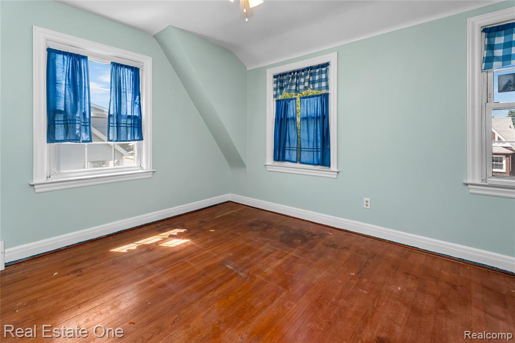 433 Kings Highway Property Photo 16
