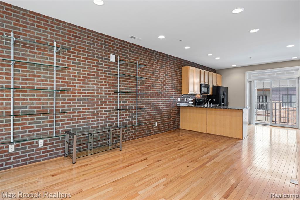 420 Lewis Court Property Photo 11