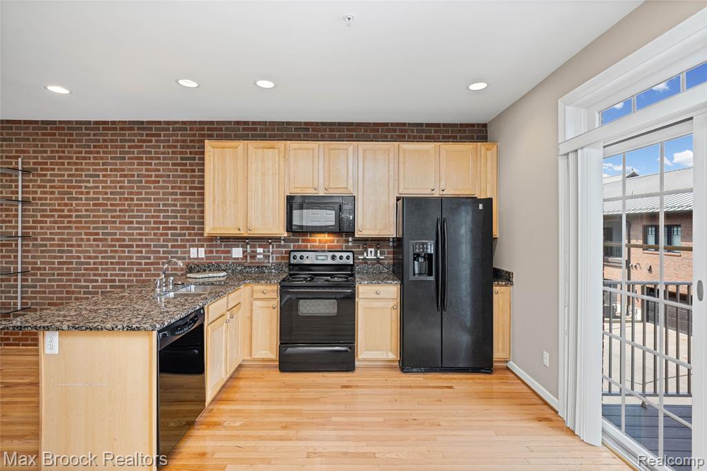 420 Lewis Court Property Photo 16