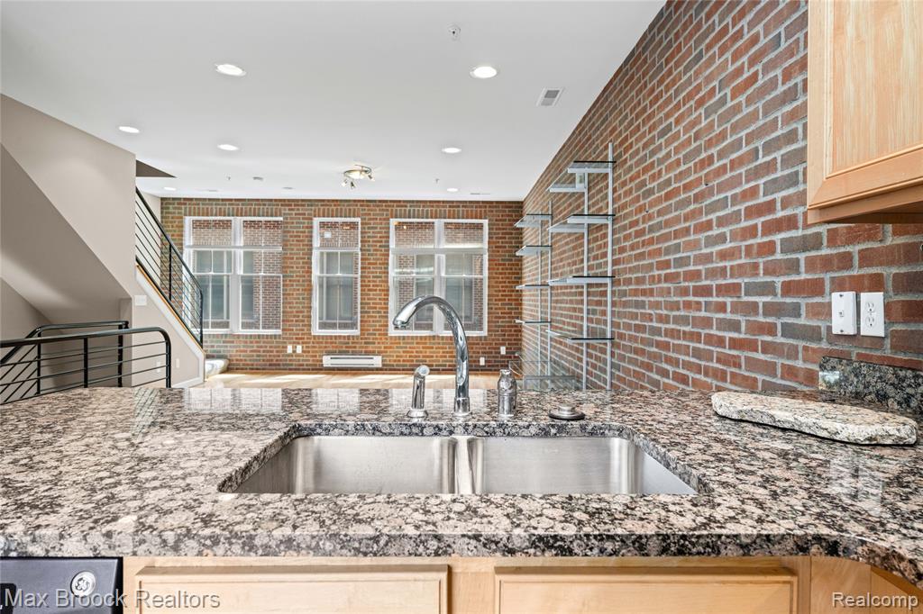 420 Lewis Court Property Photo 19