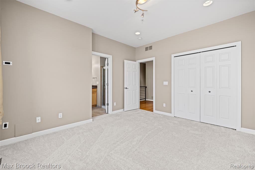 420 Lewis Court Property Photo 31