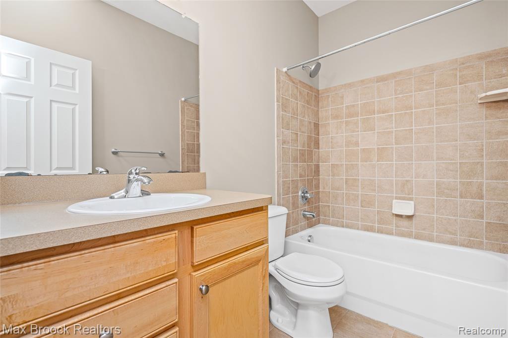420 Lewis Court Property Photo 36