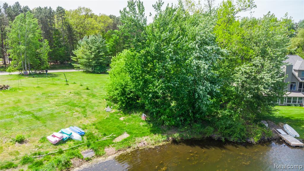 9076 Pineview Lake Court Property Photo 5