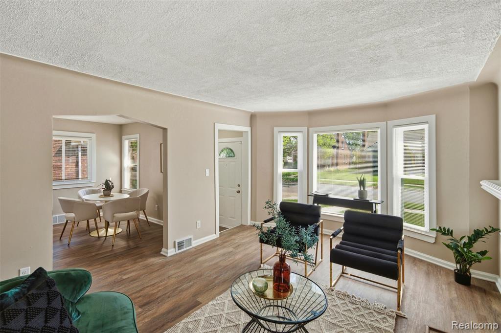 16605 Prevost Street Property Photo 6