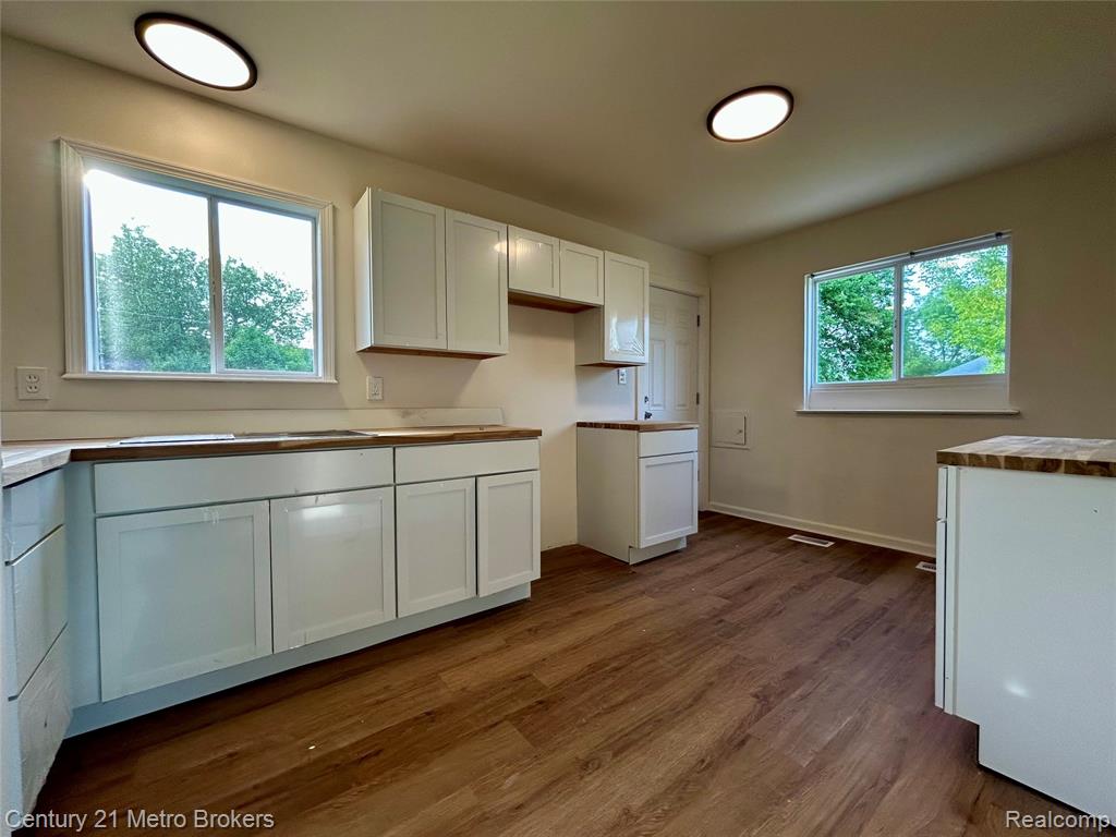 6187 Eldon Road Property Photo 4