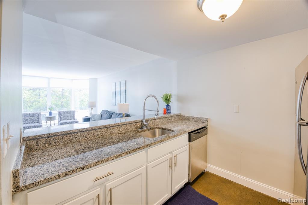 250 E Harbortown Drive Property Photo 18