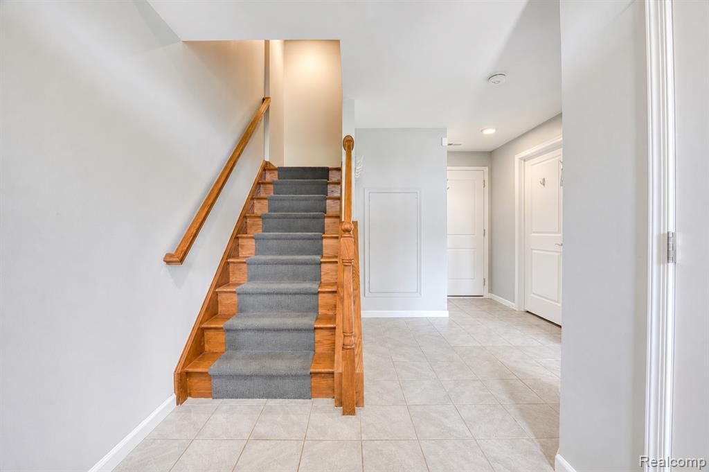 2777 Ashcombe Drive Property Photo 10