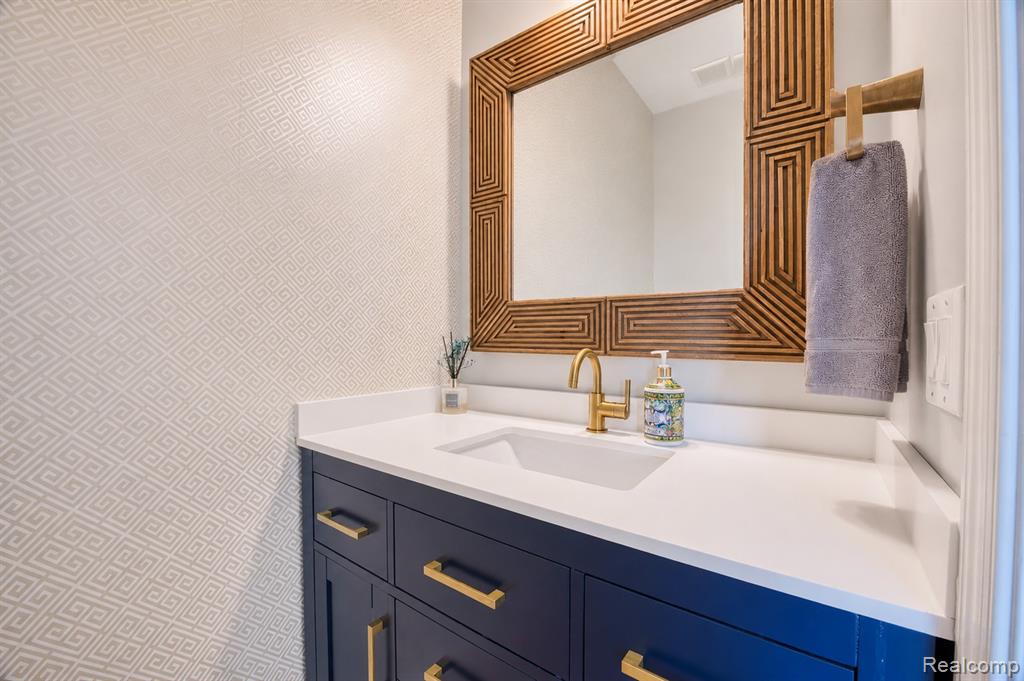 2777 Ashcombe Drive Property Photo 27