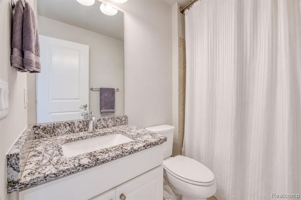2777 Ashcombe Drive Property Photo 34