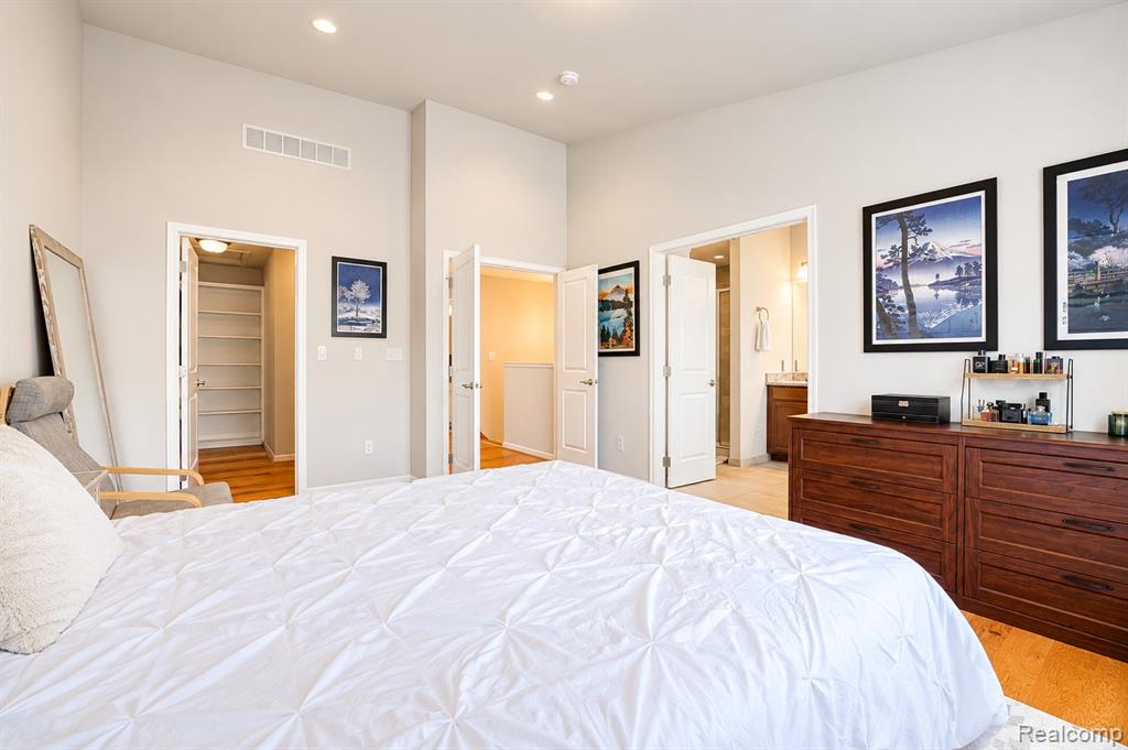 2777 Ashcombe Drive Property Photo 37