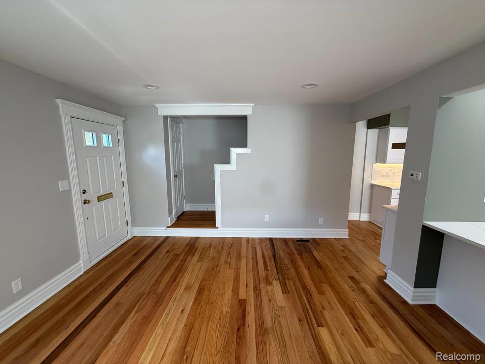 1684 Graefield Road Property Photo 9