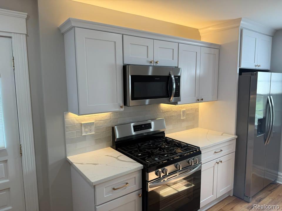 1684 Graefield Road Property Photo 10