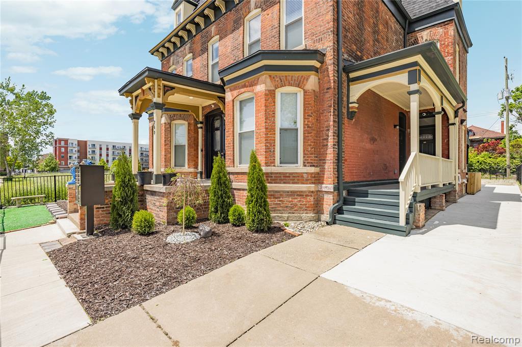 269 Watson Street Property Photo 3