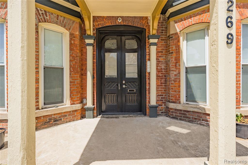 269 Watson Street Property Photo 4