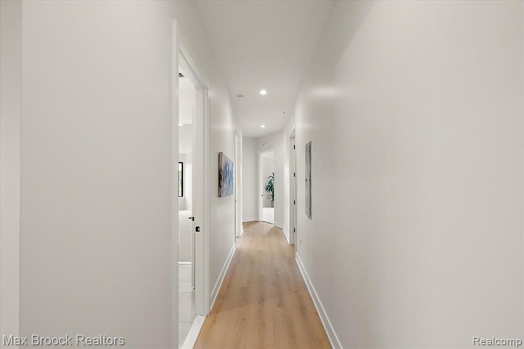1760 E Auburn Road Property Photo 14
