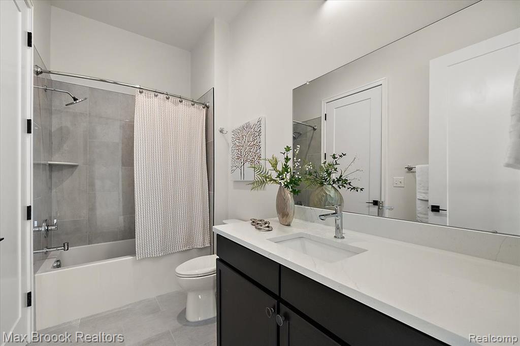1760 E Auburn Road Property Photo 18