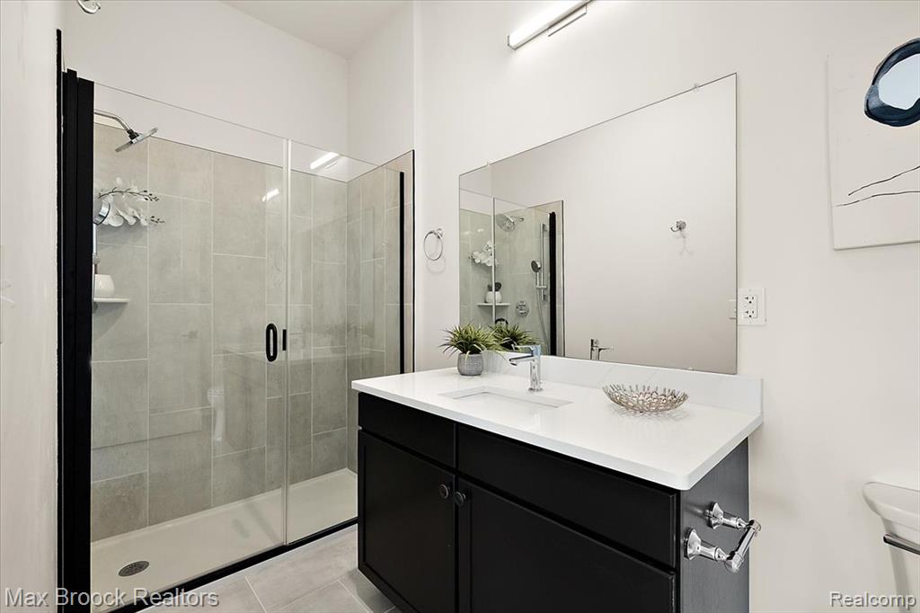 1760 E Auburn Road Property Photo 23
