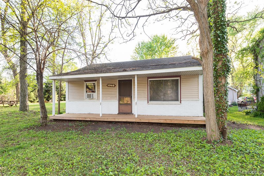 1946 Union Lake Road
