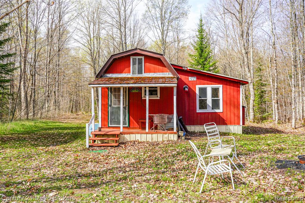 21821 Krenkel Property Photo 3