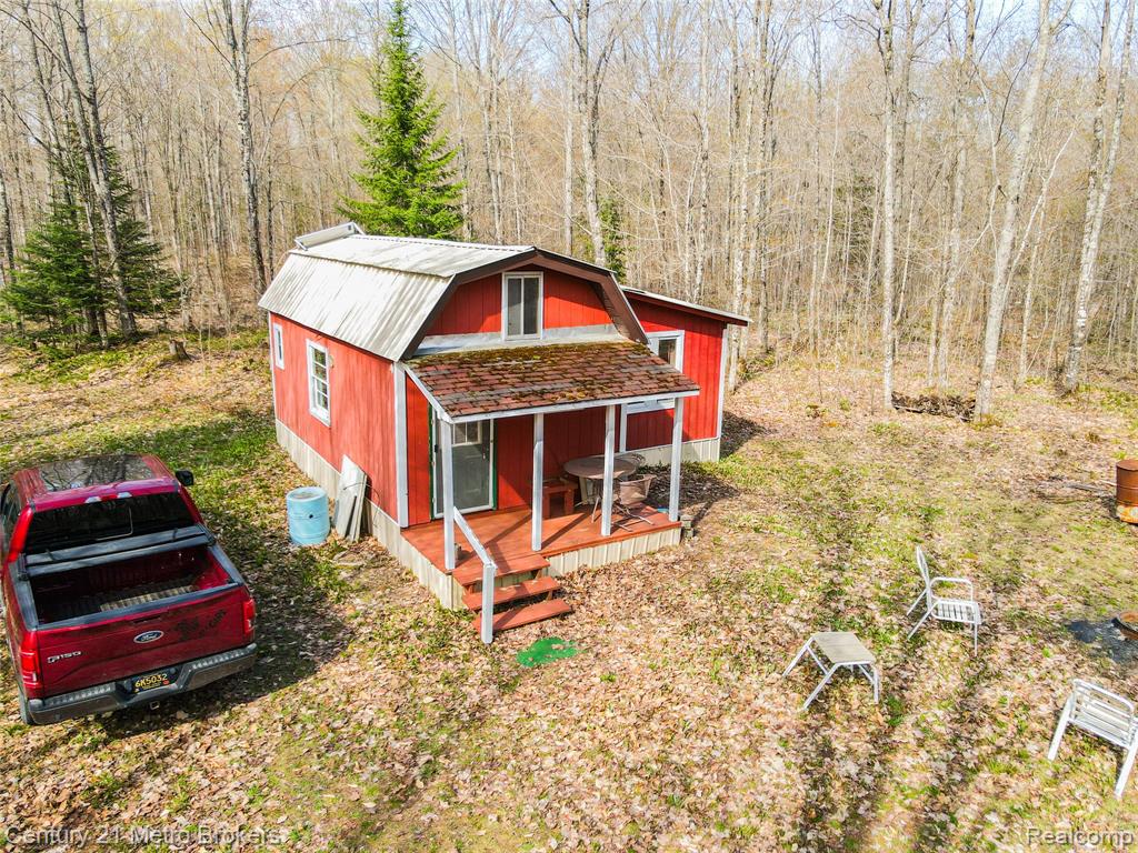 21821 Krenkel Property Photo 4