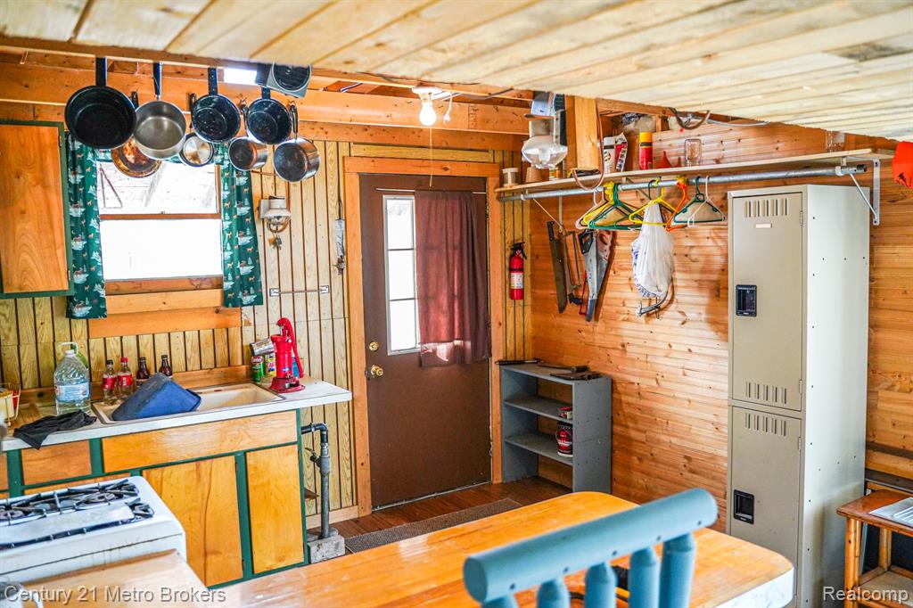21821 Krenkel Property Photo 9