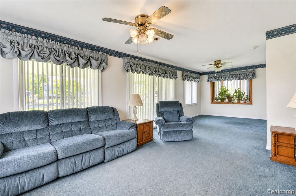 29886 Pointe Drive Property Photo 8