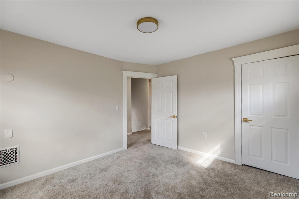 6182 15th Street Property Photo 4