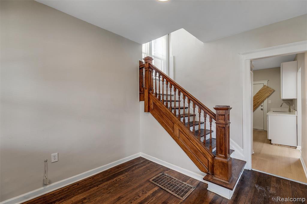 6182 15th Street Property Photo 6