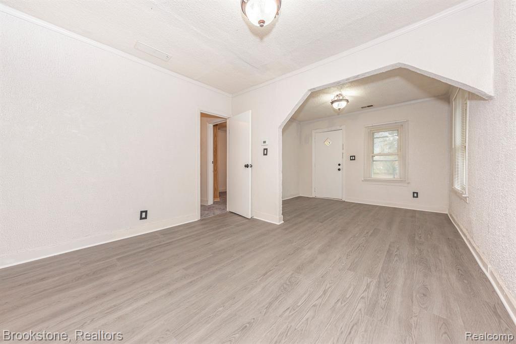 27620 Newcastle Street Property Photo 8