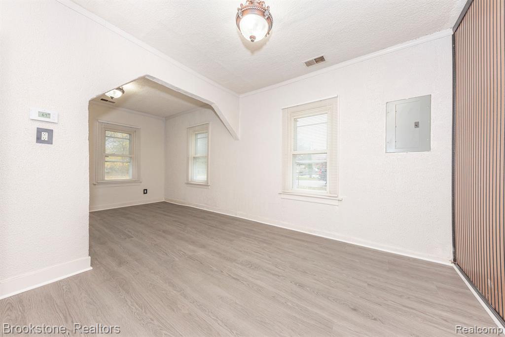 27620 Newcastle Street Property Photo 10