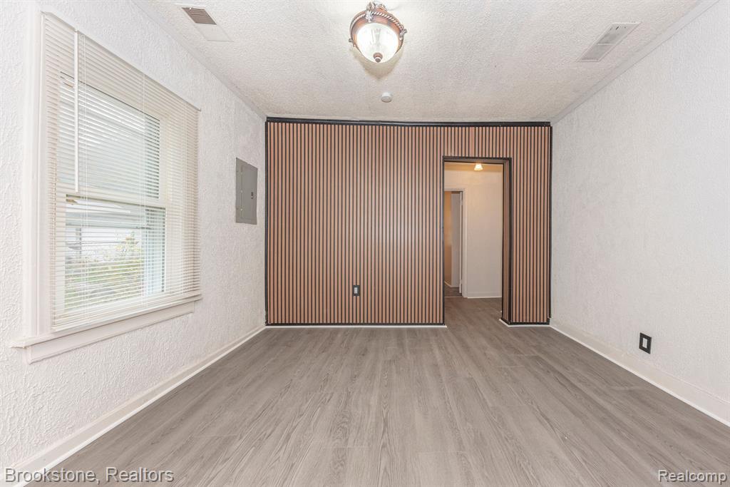 27620 Newcastle Street Property Photo 13
