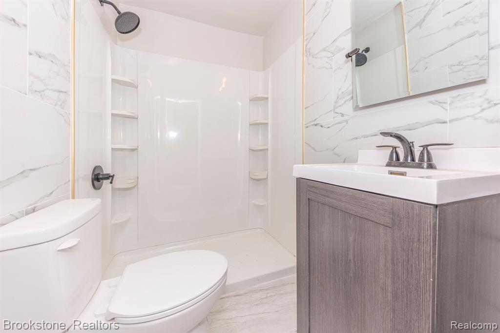 27620 Newcastle Street Property Photo 20