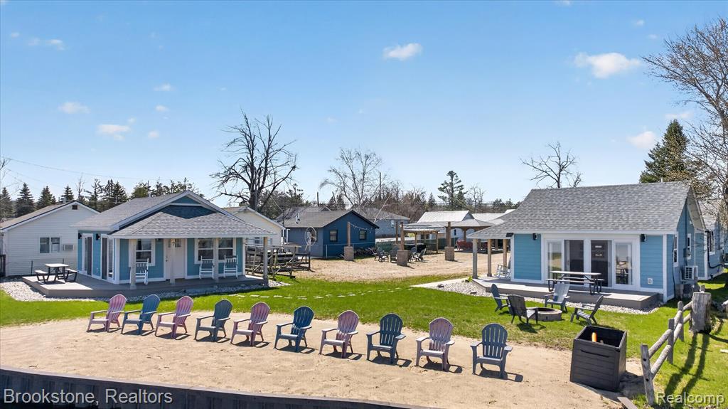 6330 W Houghton Lake Drive Property Photo 1