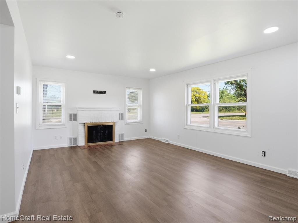 31245 Beverly Road Property Photo 3
