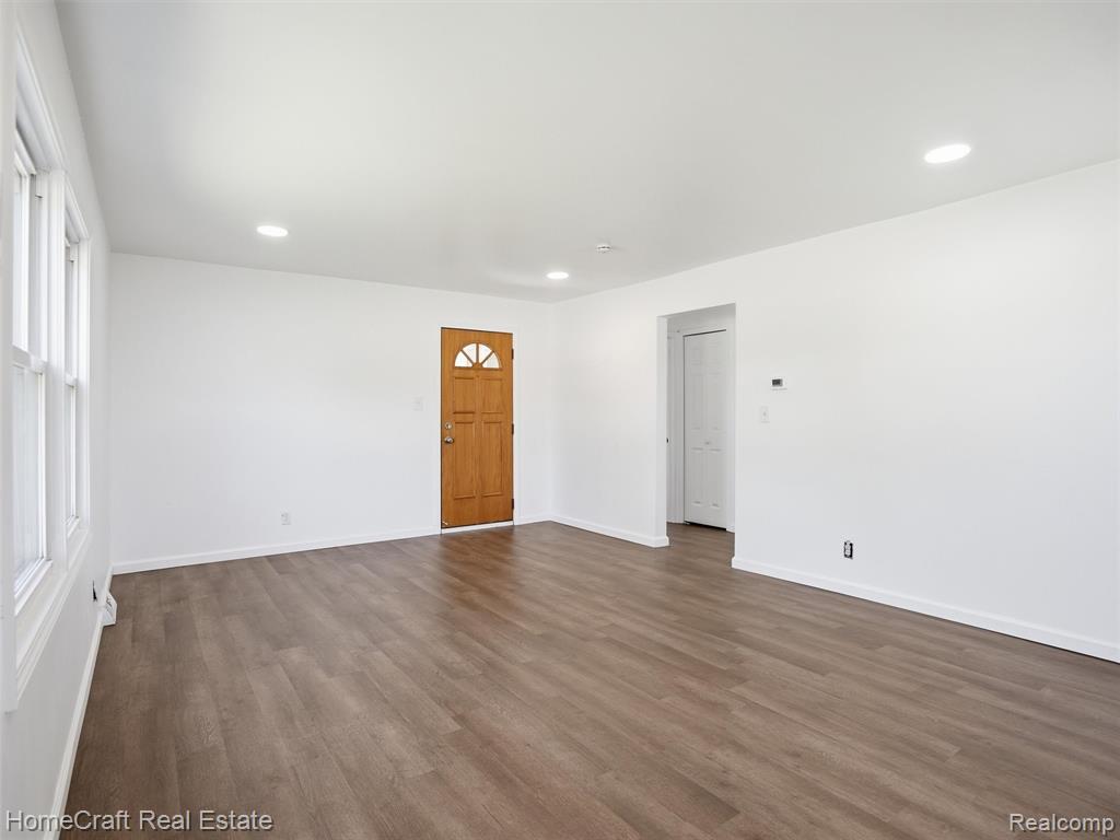 31245 Beverly Road Property Photo 4