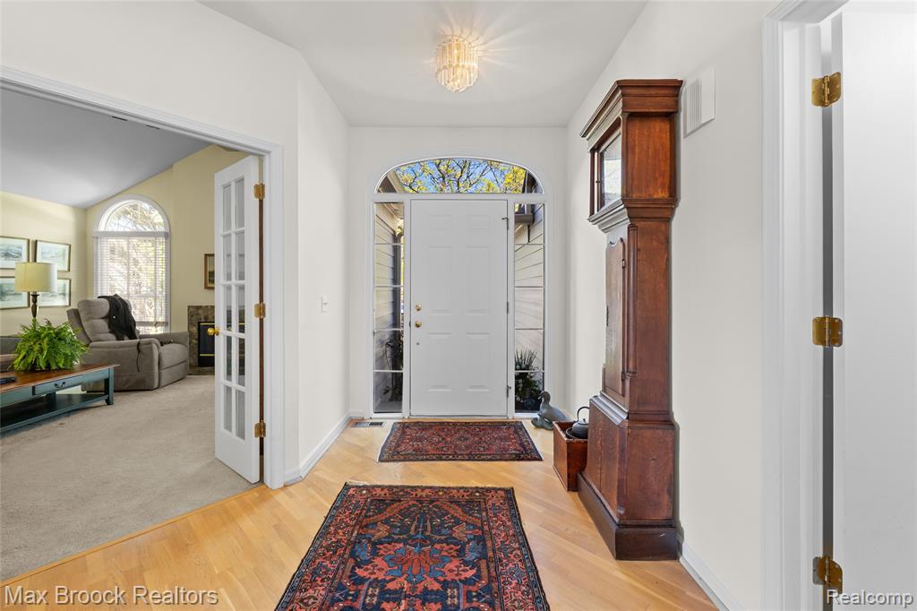 2456 Inglehill Point Property Photo 12