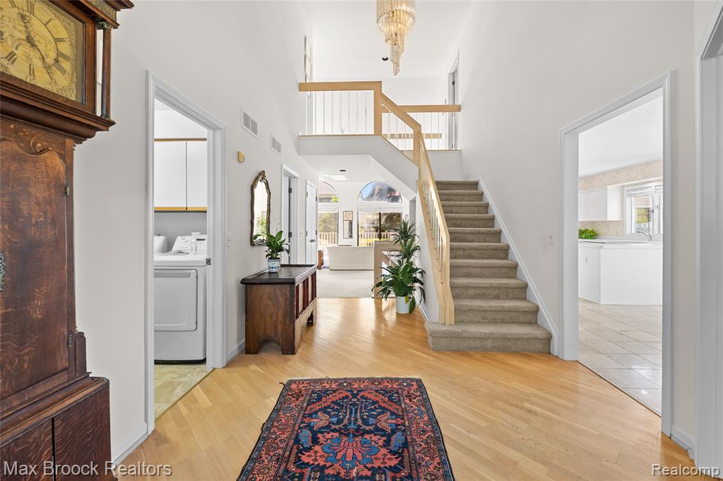 2456 Inglehill Point Property Photo 13