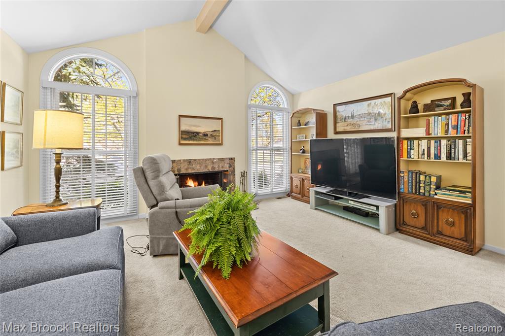 2456 Inglehill Point Property Photo 14