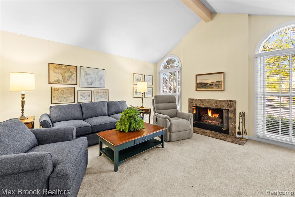 2456 Inglehill Point Property Photo 15