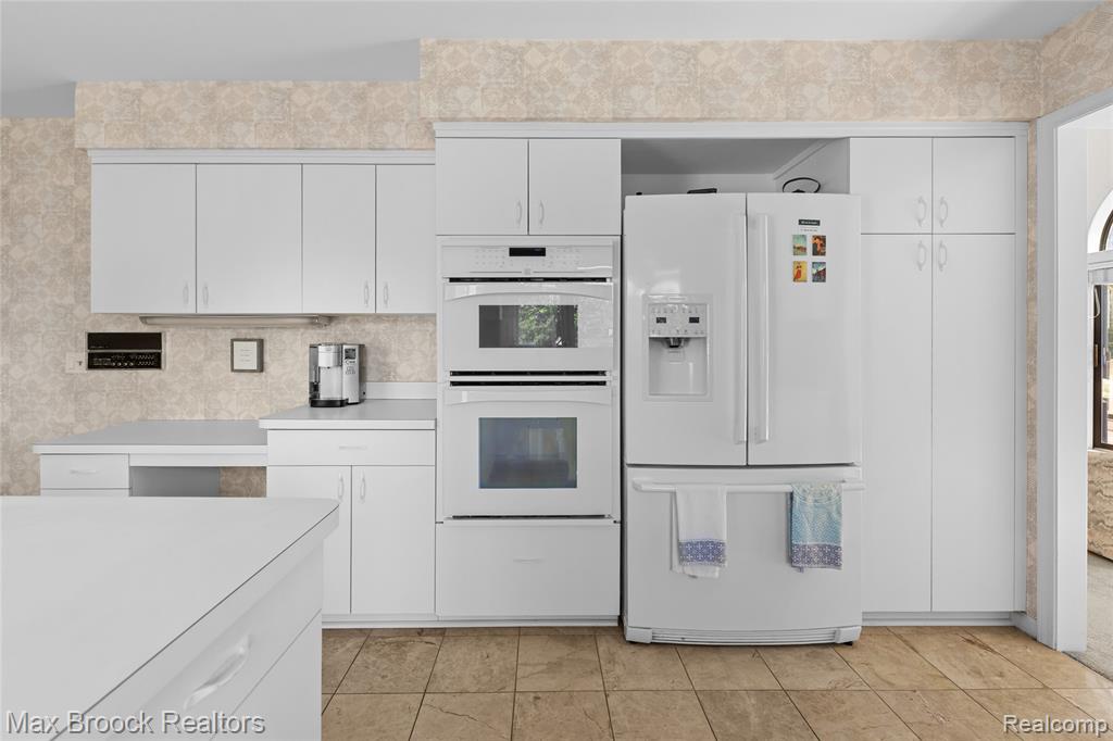 2456 Inglehill Point Property Photo 23