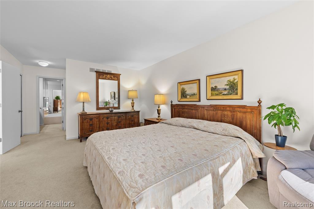 2456 Inglehill Point Property Photo 29