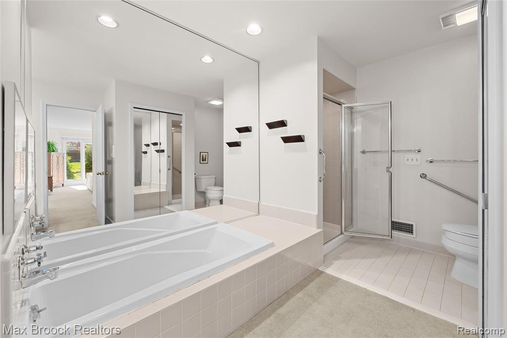 2456 Inglehill Point Property Photo 31