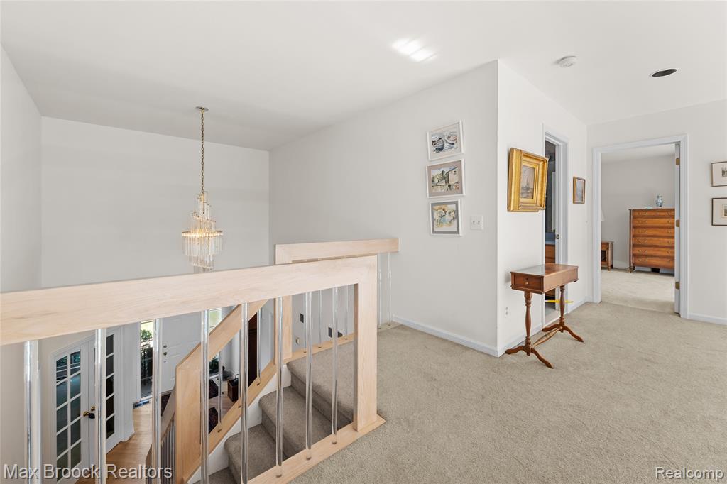 2456 Inglehill Point Property Photo 34