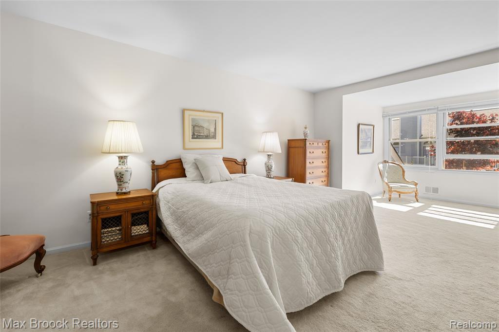 2456 Inglehill Point Property Photo 36