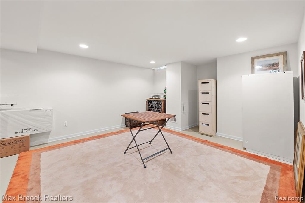 2456 Inglehill Point Property Photo 41