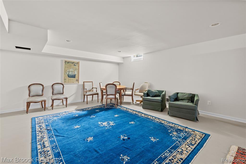 2456 Inglehill Point Property Photo 43