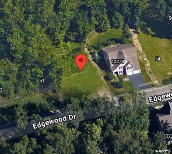 Unit 52 Edgewood Drive Property Photo 2