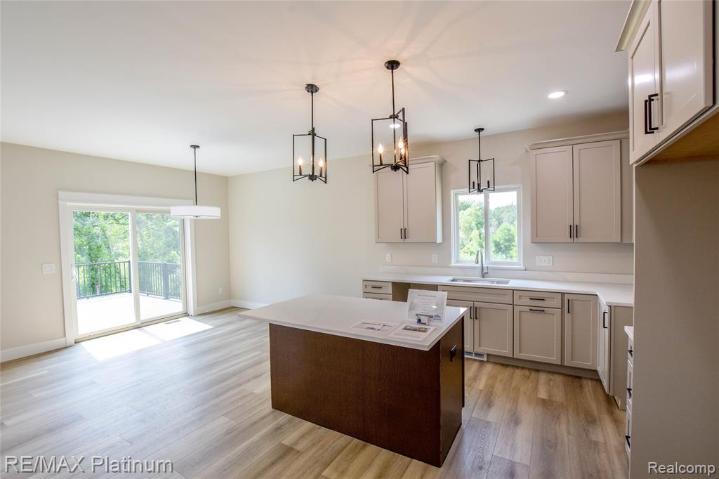 4570 Stillmeadow Property Photo 6
