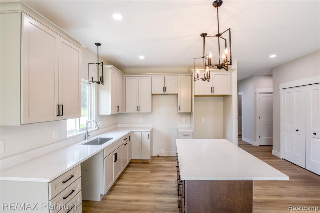 4570 Stillmeadow Property Photo 7